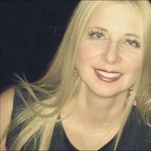 Meet your Posher, Dana